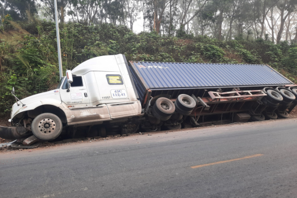 Cứu Hộ Xe Container Ban Đêm, Cao Tốc – Vì Sao Cần Đơn Vị Chuyên Nghiệp?