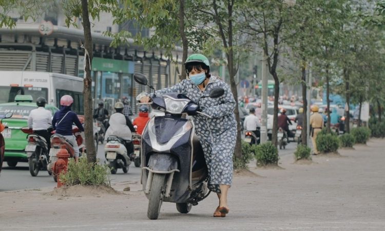 Cứu Hộ Xe Hết Xăng Giữa Đường Giải Pháp Nhanh & An Toàn